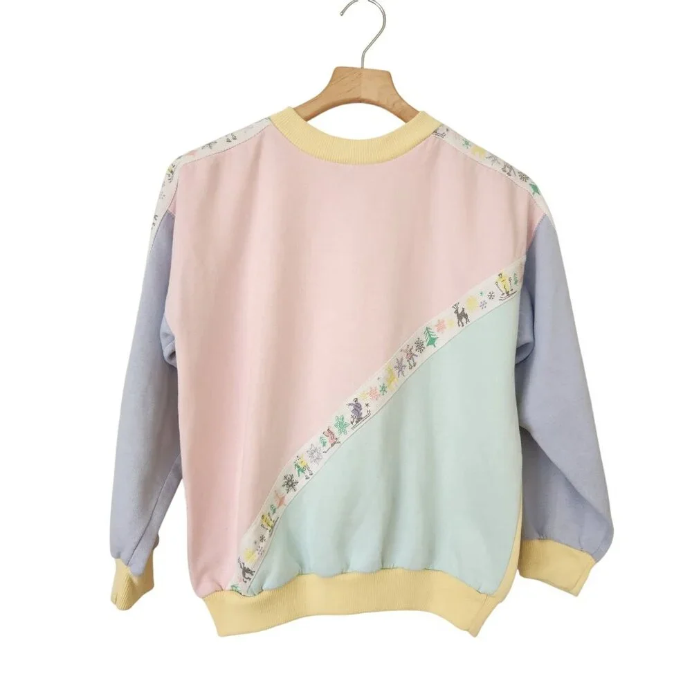 Vintage Magnet Pastel Colorblock Crewneck Sweatshirt Ski Winter Cabincore Cute - Picture 1 of 11